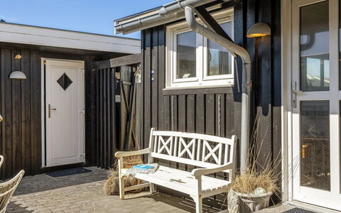 Niela - 300M from the Sea: Blå, Sommerhus, Hus, Hjem, Stuehus, Estate, Sidespor