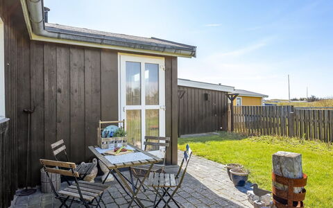 Niela - 300M from the Sea: Blå, Sommerhus, Hus, Hjem, Stuehus, Estate, Sidespor