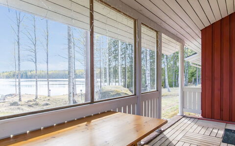 Järvitupa: Møbel, Indretning, Gulvbelægning, Etage, Bord, Loft, Køkken & Spisebord, Belysning, Stol, Hjem