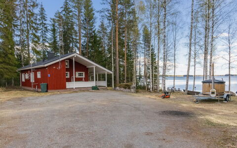 Järvitupa: Møbel, Indretning, Gulvbelægning, Etage, Bord, Loft, Køkken & Spisebord, Belysning, Stol, Hjem
