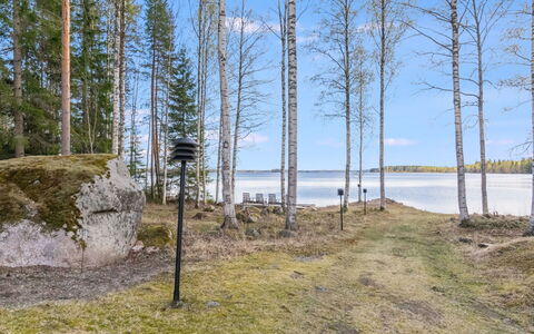 Järvitupa: Møbel, Indretning, Gulvbelægning, Etage, Bord, Loft, Køkken & Spisebord, Belysning, Stol, Hjem