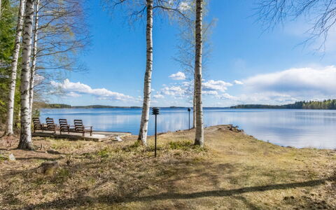 Järvitupa: Græs, Hus, Sommerhus, Land Lot, Hjem, Estate, Lawn, Sidespor, Stuehus, Veranda