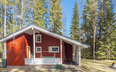 Järvitupa: Græs, Hus, Sommerhus, Land Lot, Hjem, Estate, Lawn, Sidespor, Stuehus, Veranda
