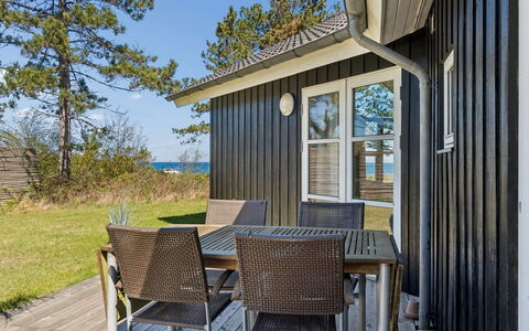 Ilppo - 100M from the Sea: Træ, Hårdttræ, Planke, Sommerhus, Skygge, Bejdse, Trægulve, Dæk, Design, Veranda