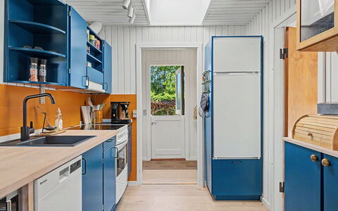 Jani - 620M from the Sea: Træ, Gulvbelægning, Indretning, Større Bandage, Køkken, Etage, Køkken Apparat, Loft, Countertop, Møbel