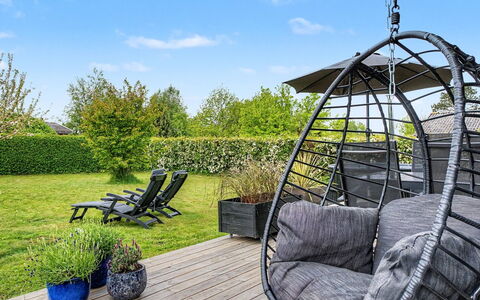 Jarik - 340M from the Sea: Møbel, Udendørs Møbler, Have, Stol, Lawn, Gård, Backyard, Gårdhave, Landscaping, Naturmateriale
