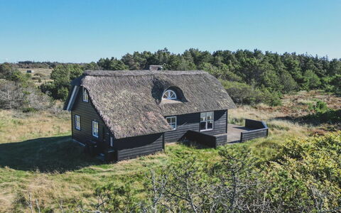 Yanne - 550M from the Sea: Sommerhus, Tækning, Hytte, Meteorologisk Fænomen, Stuehus, Sti