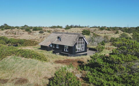 Yanne - 550M from the Sea: Sommerhus, Hus, Tag, Tækning, Hjem, Landdistrikt, Hytte, Landsby, Stuehus, Hytte