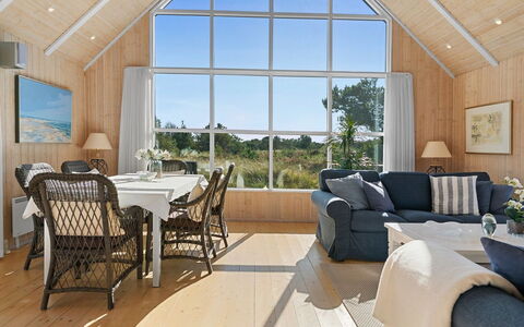Yanne - 550M from the Sea: Træ, Indretning, Loft, Møbel, Hjem, Sommerhus, Couch, Stue, Stol, Værelse