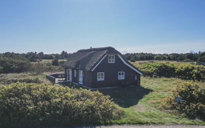 Yanne - 1Km from the Sea