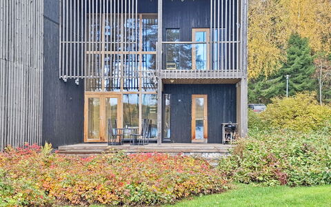 Villa Sinikka 1: Træ, Kompositmateriale, Sidespor, Design, Altan, Hårdttræ, Backyard, Planke