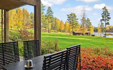 Villa Sinikka 1: Land Lot, Have, Sommerhus, Eco Hotel, Skygge, Veranda, Landscaping, Udendørs Møbler, Dæk, Hårdttræ