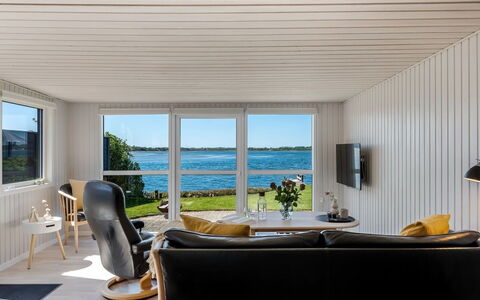 Stilla - 150M from the Sea: Bjergrige Landskabsformer, Bjerg, Bakke, Bjergkæde, Hill Station, Menneskelig Bosættelse, Urban Design, Alps, Dal, Topmøde