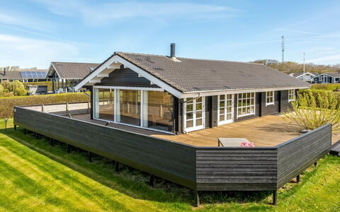 Burghar - 300M to the Fjord: Tag, Hjem, Sommerhus, Planke, Hårdttræ, Skygge, Design, Dæk, Sidespor, Veranda