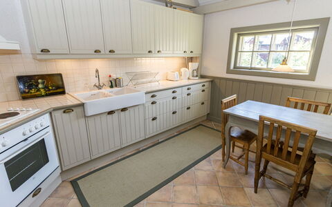 Gammelgård Jahtimaja: Træ, Gulvbelægning, Køkken, Indretning, Cabinetry, Etage, Countertop, Loft, Hjem, Køkken Apparat