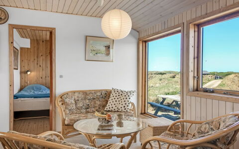 Bena - 300M from the Sea: Træ, Indretning, Møbel, Loft, Etage, Hjem, Værelse, Bejdse, Hårdttræ, Stue