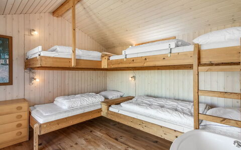 Bena - 300M from the Sea: Køjeseng, Træ, Indretning, Seng, Soveværelse, Loft, Møbel, Etage, Bed Frame, Bejdse