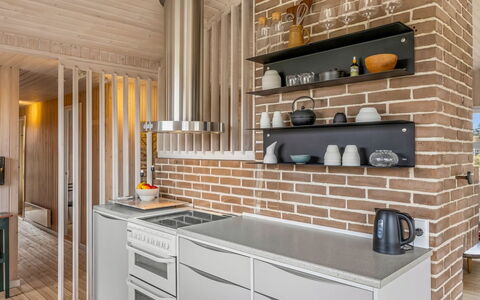 Sighfrith - 500M from the Sea: Køkken, Væg, Countertop, Træ, Indretning, Køkken Apparat, Møbel, Gulvbelægning, Loft, Lysarmatur