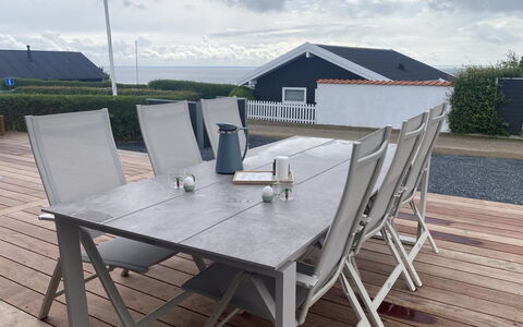 Sighrik - 25M from the Sea: Træ, Tag, Hjem, Hus, Arkitektur, Sidespor, Land Lot, Sommerhus, Skur, Garden Bygninger