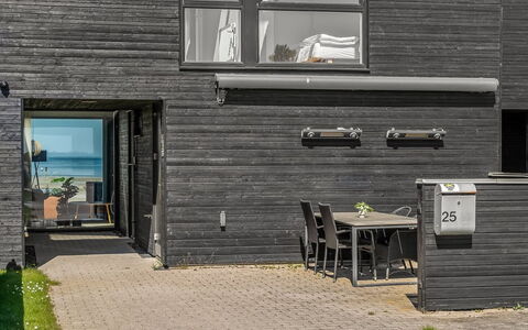 Chayton - 10M from the Sea: Vand, Vandressourcer, Krop Af Vand, Rots, Kyst, Naturlige Landskab, Headland, Coastal Og Oceaniske Landskabsformer, Terræn, Promontory