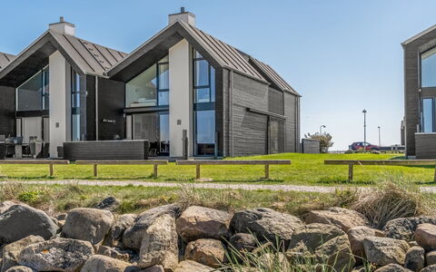 Chayton - 10M from the Sea: Vand, Vandressourcer, Krop Af Vand, Rots, Kyst, Naturlige Landskab, Headland, Coastal Og Oceaniske Landskabsformer, Terræn, Promontory