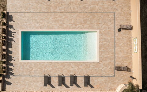 Villa Meti: Svømmepøl, Kompositmateriale, Etage, Beton, Flise, Design