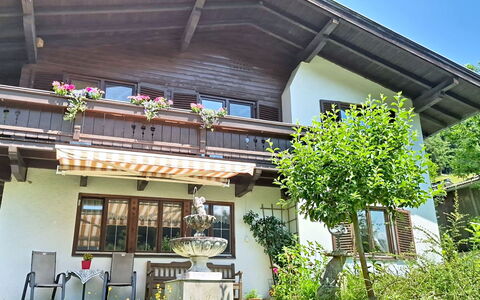 Alpenhit Zell am See: Hus, Hjem, Sommerhus, Dør, Estate, Veranda, Have, Gård, Skygge