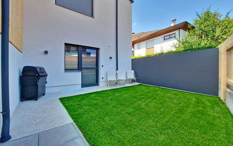 A3: Have, Lawn, Backyard, Gård, Kunstgræs, Landscaping, Gårdsplads, Skygge, Indkørsel, Walkway