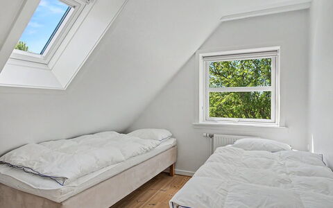 Hjort - 80M from the Sea: Træ, Soveværelse, Loft, Etage, Hjem, Seng, Sengetøj, Sengetøj, Bed Frame, Hårdttræ