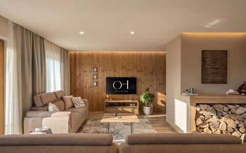 Holiday Home Orso House: Møbel, Indretning, Gulvbelægning, Couch, Etage, Væg, Stue, Træ, Loft, Værelse