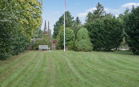 Ileana - 250M from the Sea: Træ, Græs, Busk, Land Lot, Lawn, Græs-, Have, Bunddække, Eng
