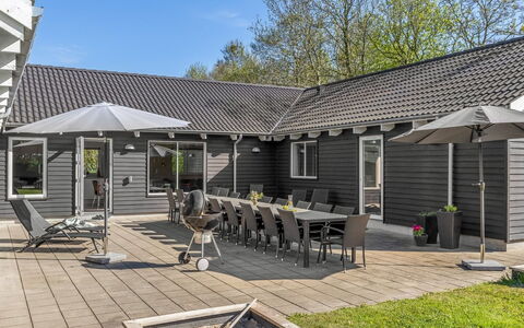 Finwith - 600M from the Sea: Tag, Hjem, Sommerhus, Sidespor, Udendørs Møbler, Skygge, Veranda, Estate, Gård, Gårdhave