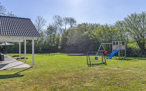 Finwith - 600M from the Sea: Græs, Land Lot, Lawn, Have, Skygge, Landscaping, Backyard, Gård, Parkere, Estate