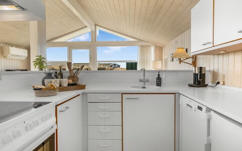 Thorsten - 600M from the Sea: Vand, Vandressourcer, Krop Af Vand, Rots, Kyst, Naturlige Landskab, Headland, Coastal Og Oceaniske Landskabsformer, Terræn, Promontory