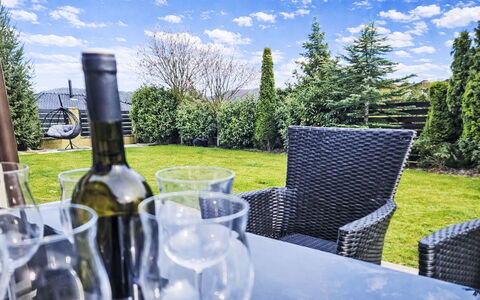 Serenity: Have, Bunddække, Bagagerum, Forår, Lawn, Backyard, Skygge, Gård, Landscaping, Water Feature