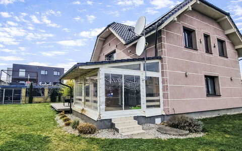 Serenity: Have, Bunddække, Bagagerum, Forår, Lawn, Backyard, Skygge, Gård, Landscaping, Water Feature
