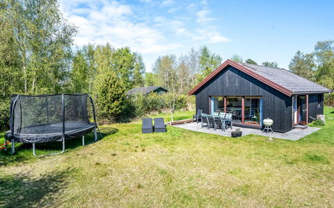 Tjerk - 900M from the Sea: Have, Bunddække, Bagagerum, Forår, Lawn, Backyard, Skygge, Gård, Landscaping, Water Feature