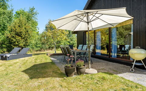 Tjerk - 900M from the Sea: Busk, Have, Land Lot, Skygge, Bunddække, Paraply, Landscaping, Lawn, Stol