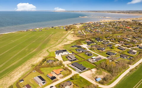 Jale - 500M to the Fjord: Have, Bunddække, Bagagerum, Forår, Lawn, Backyard, Skygge, Gård, Landscaping, Water Feature