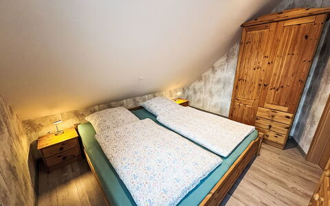 Fecht: Træ, Soveværelse, Gulvbelægning, Hjem, Etage, Seng, Bed Frame, Sengetøj, Hårdttræ, Sengetøj