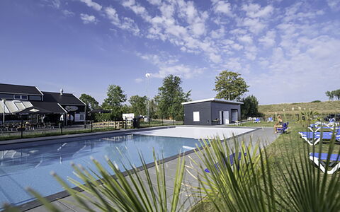 De Witte Parel: Svømmepøl, Udvej, Eco Hotel, Skygge, Hotel, Landscaping, Villa, Ferieby, Altan