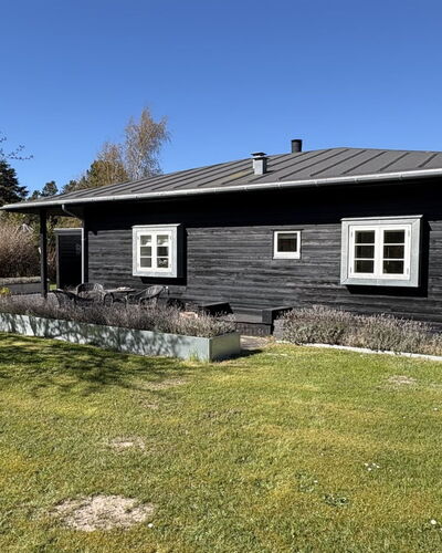 Anelle - 1.2Km to the Fjord
