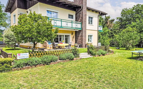 Haus Kühnsdorf: Hus, Busk, Hjem, Boligområde, Land Lot, Sommerhus, Estate, Lawn, Have, Gård