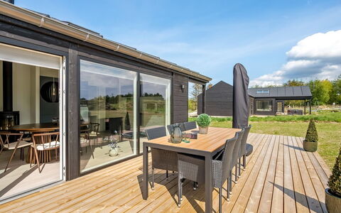 Junis - 900M from the Sea: Hav, Horisont, Kyst, Coastal Og Oceaniske Landskabsformer, Møbel, Ocean, Kyst, Udvej, Strand, Stol