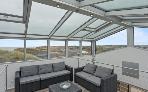 Eicke - 20M from the Sea: Loft, Skygge, Dagslys, Glas, Stol, Bjælke, Altan, Design, Udendørs Struktur