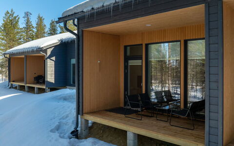 Saariselän Aavahelmi a: Træ, Sommerhus, Bjælkehytte, Skov, Skur, Garden Bygninger, Lærk, Woodland, Bejdse