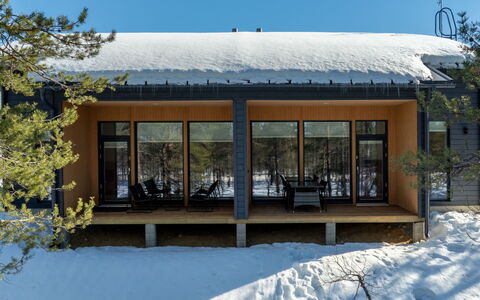 Saariselän Aavahelmi a: Træ, Sommerhus, Bjælkehytte, Skov, Skur, Garden Bygninger, Lærk, Woodland, Bejdse