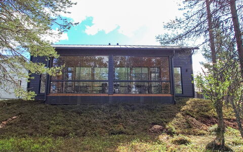 Saariselän Aavahelmi a: Træ, Sommerhus, Bjælkehytte, Skov, Skur, Garden Bygninger, Lærk, Woodland, Bejdse