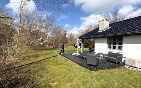 Thorvor - 900M from the Sea: Hus, Tag, Hjem, Sommerhus, Lawn, Have, Gård, Backyard, Sidespor, Estate