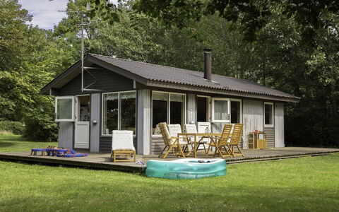Daya - 575M from the Sea: Græs, Vindue, Træ, Hus, Veranda, Sommerhus, Tag, Hjem, Sidespor